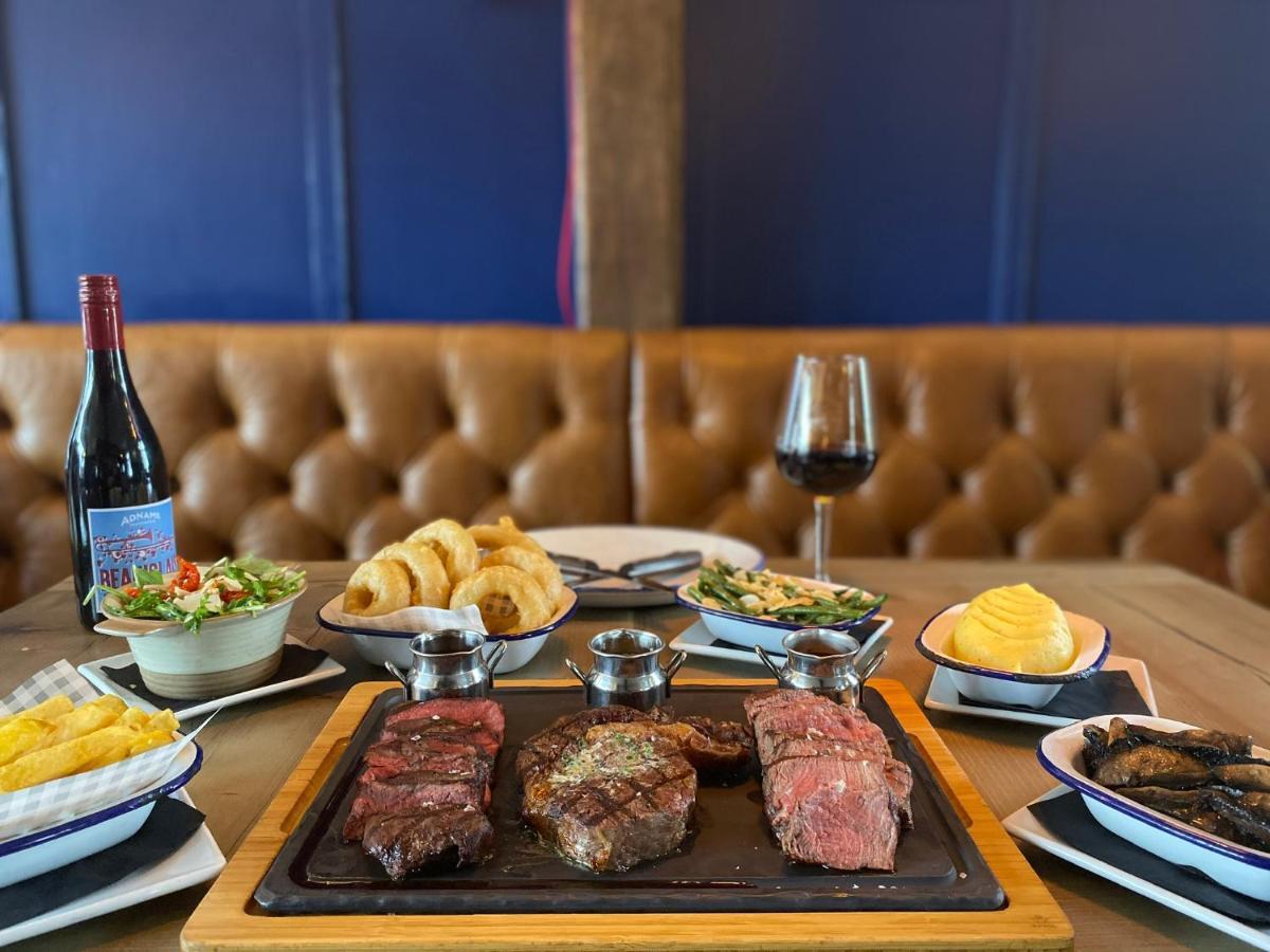 The Bull Inn Милденхолл Экстерьер фото